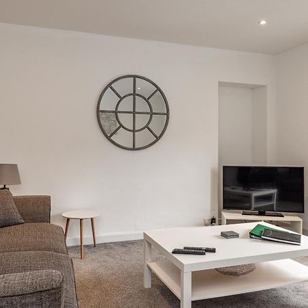 Town Centre Apartment Хауик Екстериор снимка