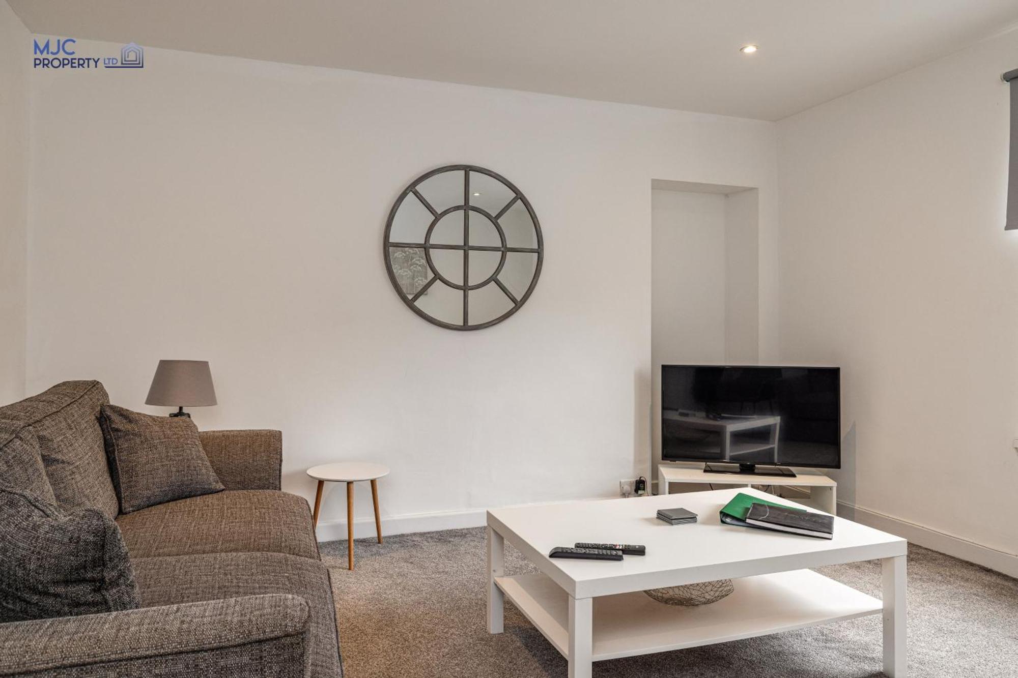 Town Centre Apartment Хауик Екстериор снимка