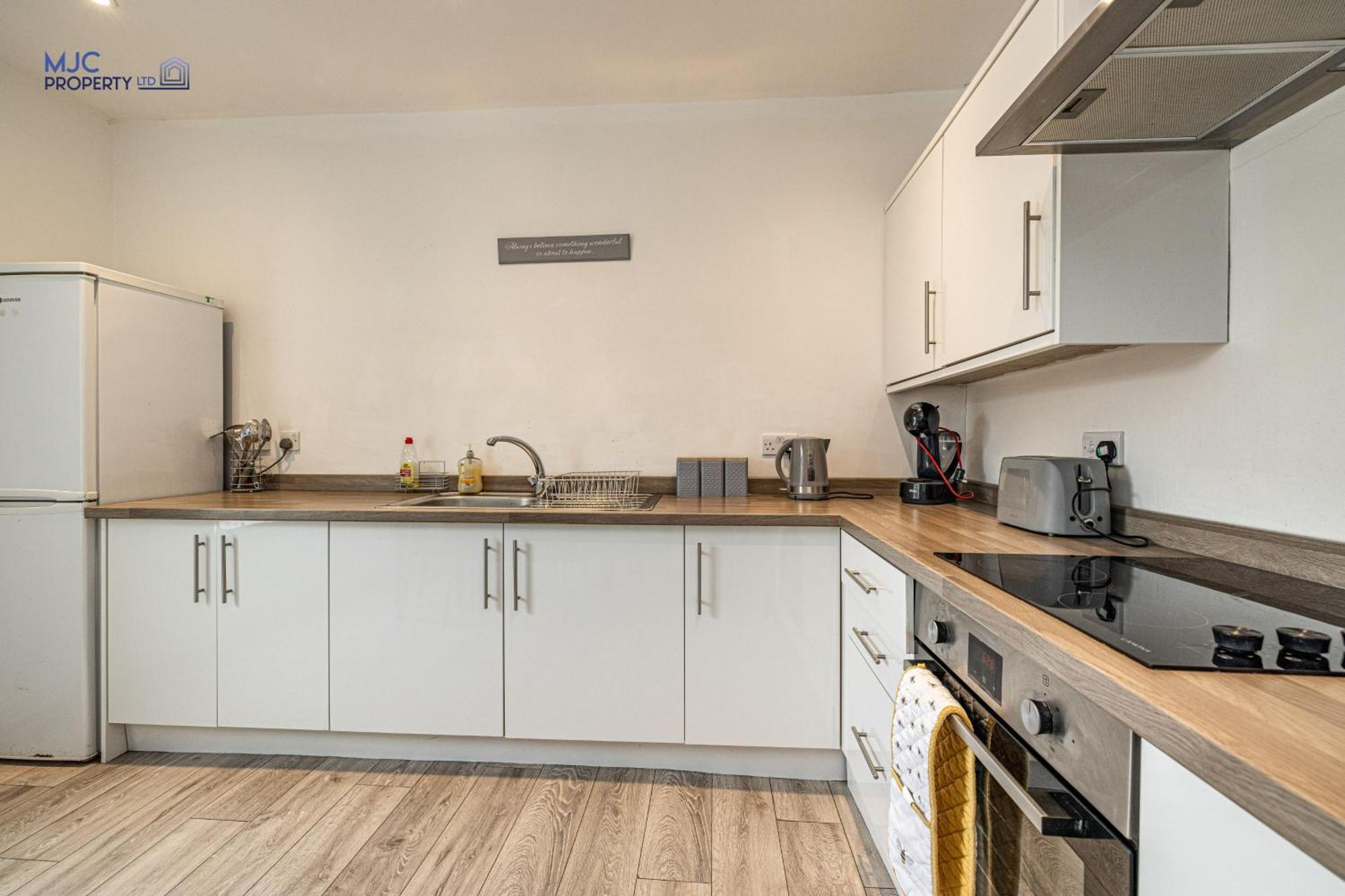 Town Centre Apartment Хауик Екстериор снимка