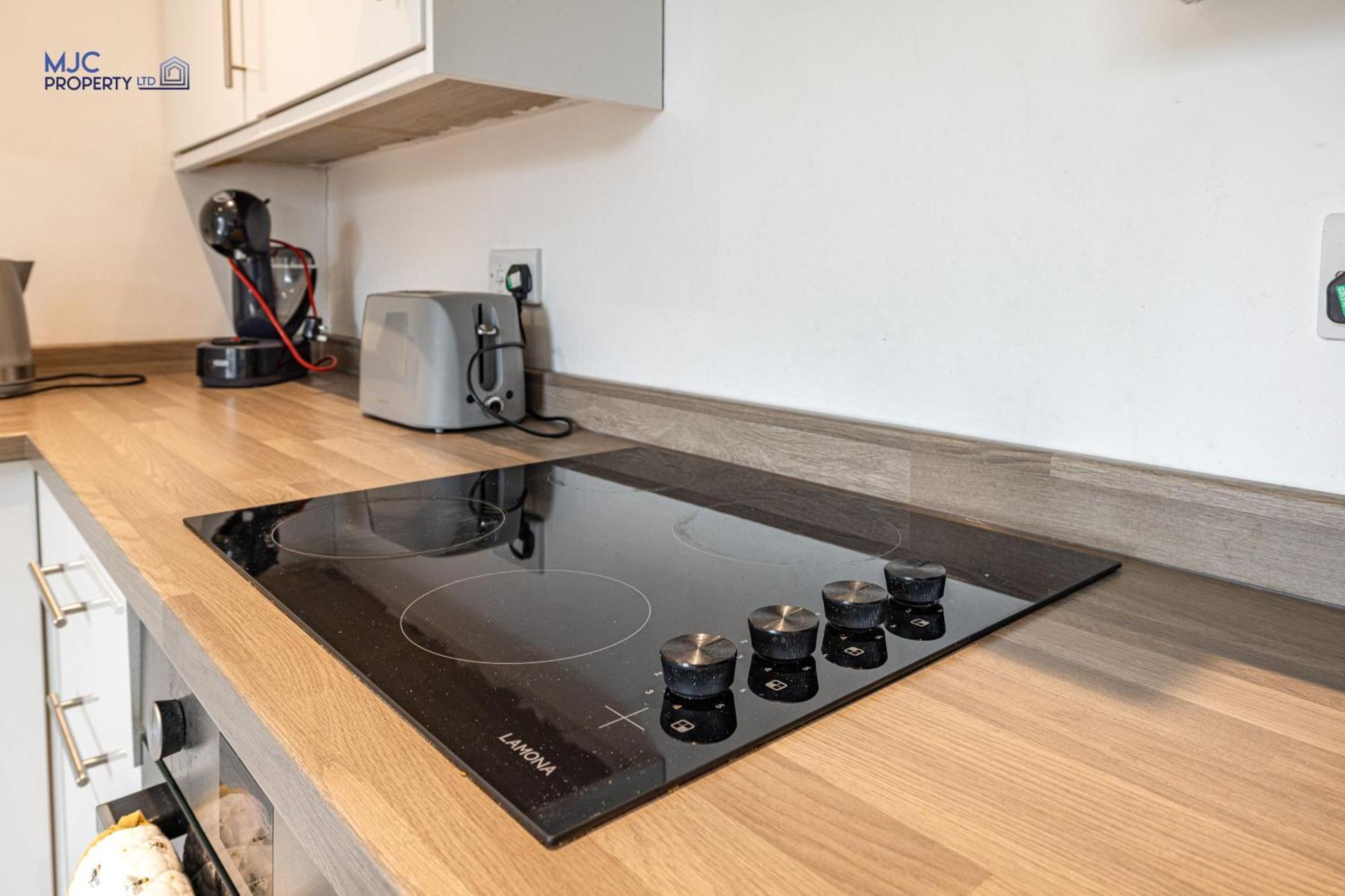 Town Centre Apartment Хауик Екстериор снимка