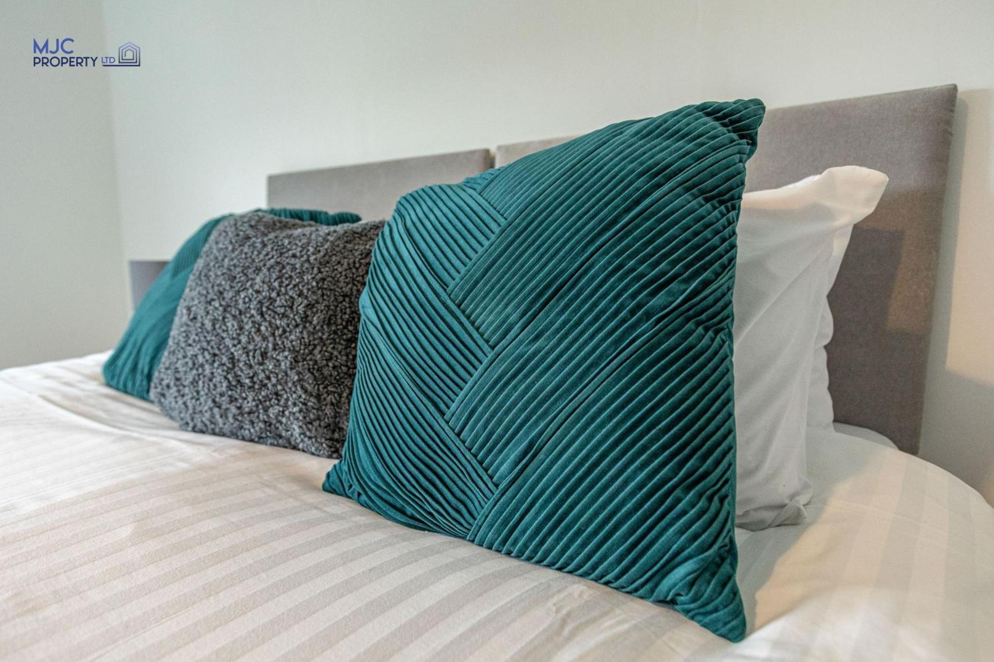 Town Centre Apartment Хауик Екстериор снимка